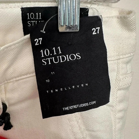 10.11 Studios NWT’s Micaela mid-rise bootcut ivory jeans. Size 27 - Picture 6 of 8